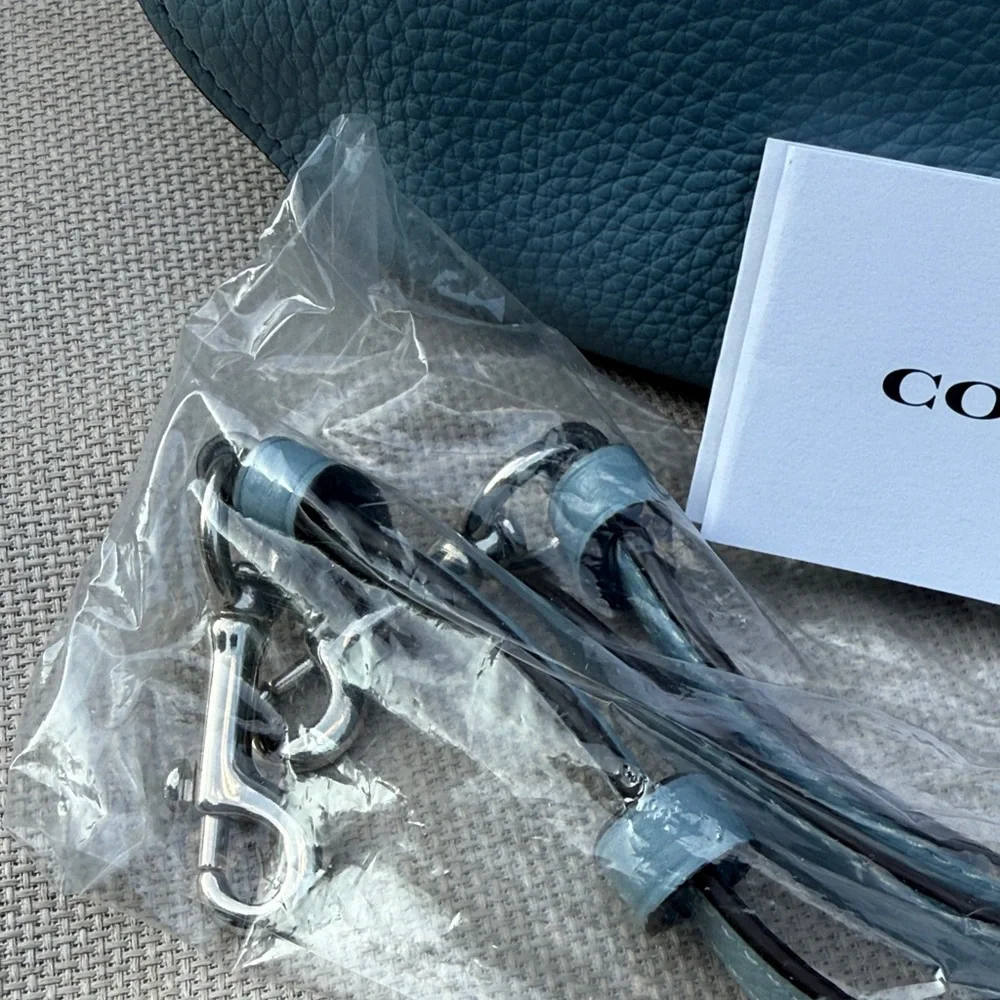 Coach Sky Blue Leather Shoulder Bag - Picture 11 of 16